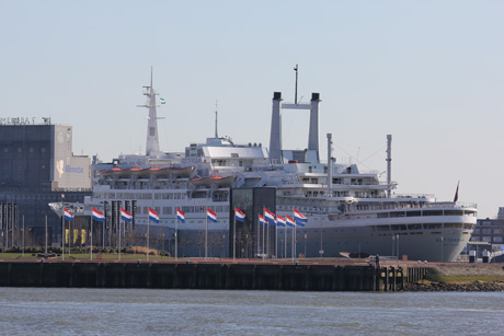 Cruiseship De SS Rotterdam a.k.a. The Grande Dame